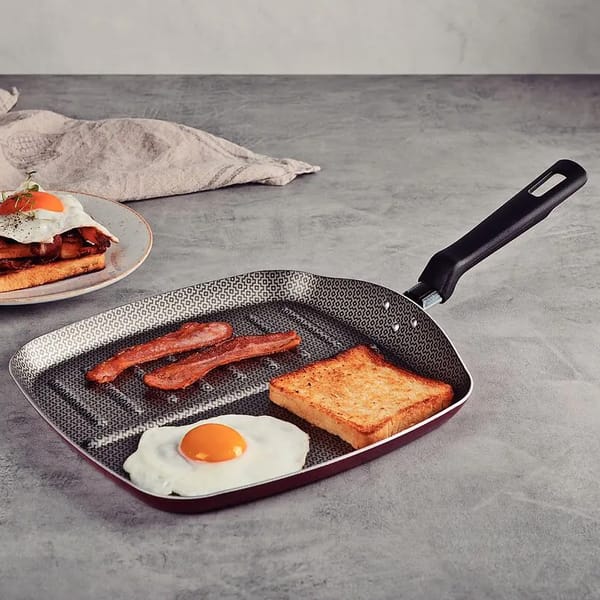 Tags: sartén bifera Tramontina, sartén reversible 2 en 1 rojo, sartén antiadherente aluminio 26 cm, sartén plancha roja, sartén cocina dos caras 26 cm
