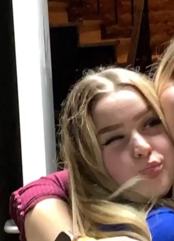 Tags: blue eyes, thick, blonde
